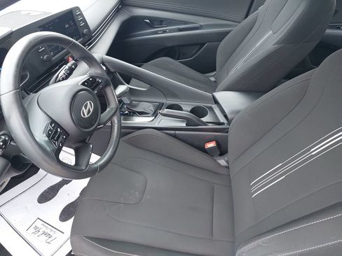 Used 2025 Hyundai Elantra Sport FWD image 12