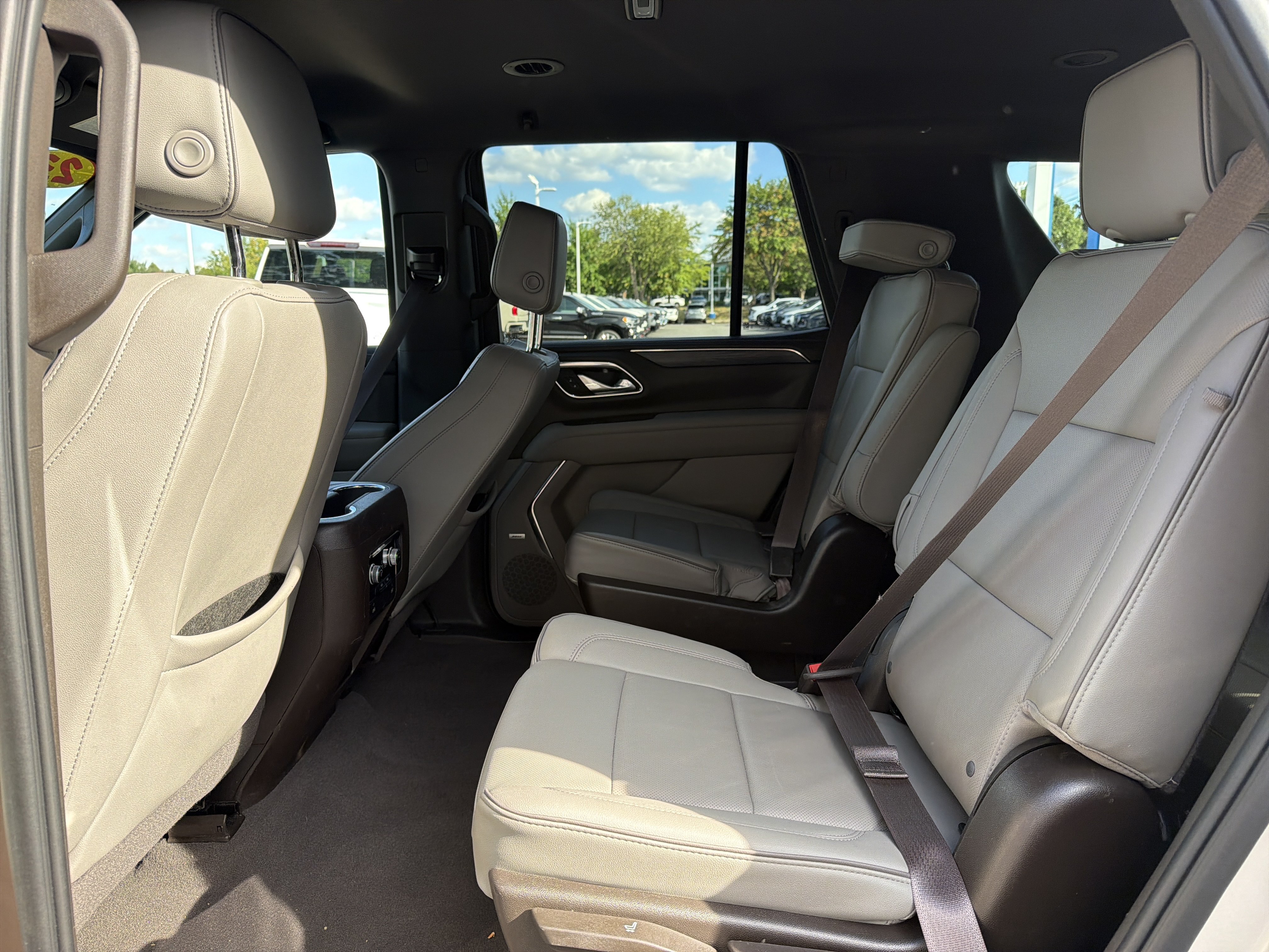 Used 2023 GMC Yukon SLT AWD/4WD image 31