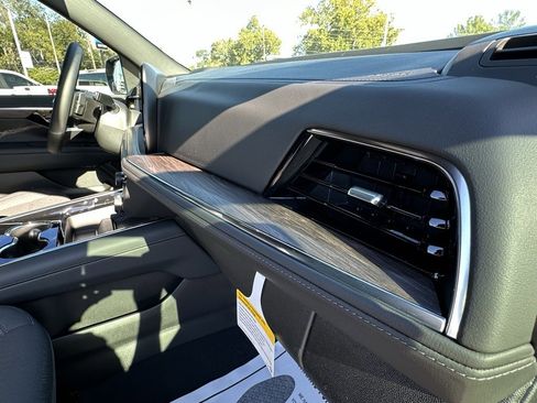 New 2026 Chevrolet Suburban LS image 11