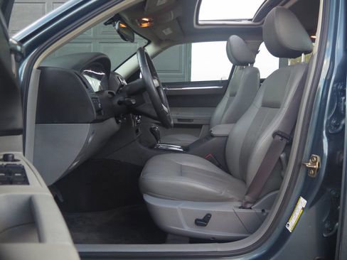 Used 2005 Chrysler 300 Touring image 11