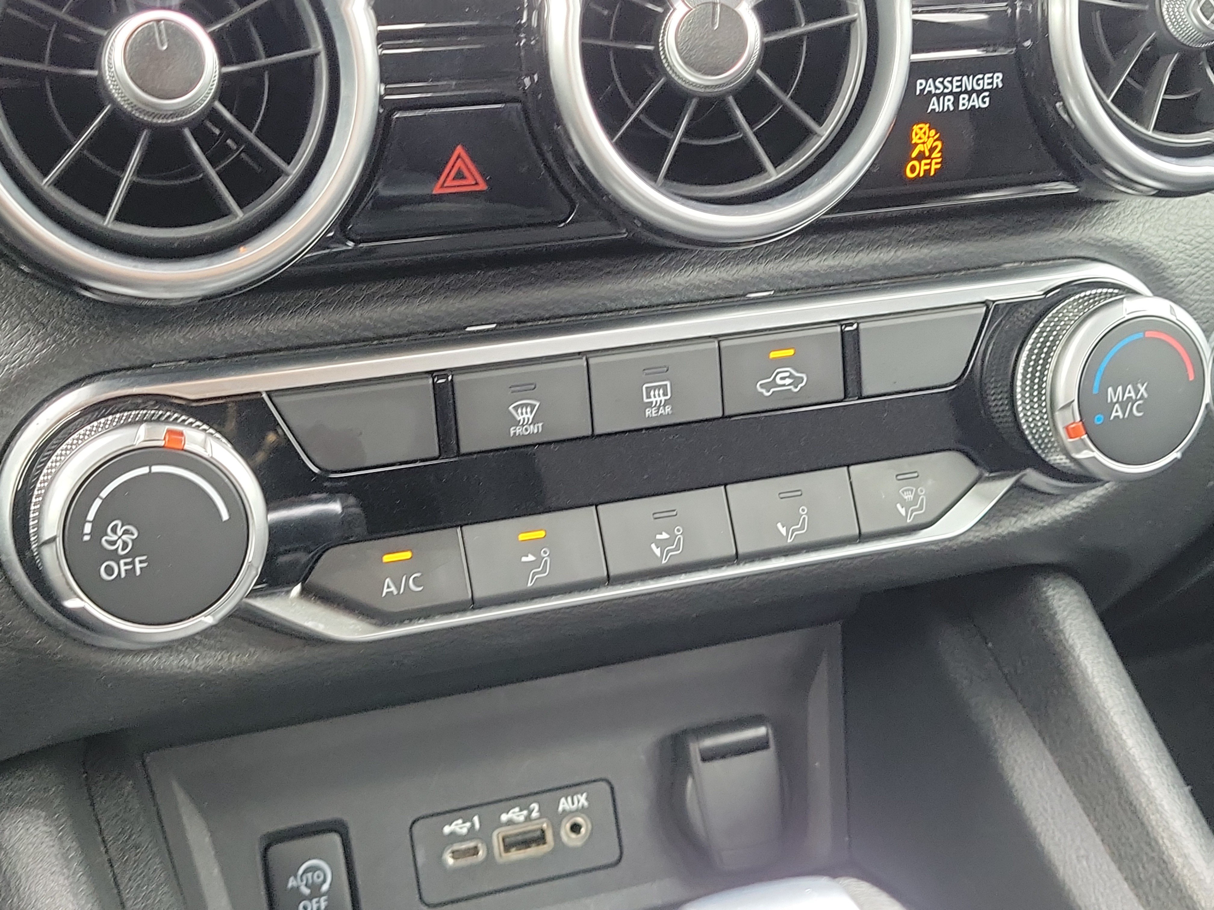 Used 2024 Nissan Sentra SV FWD image 25