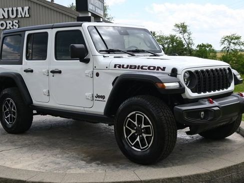 Used 2024 Jeep Wrangler Unlimited Rubicon AWD/4WD image 3