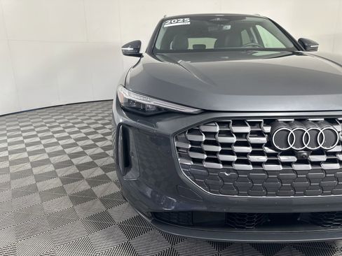 Certified 2025 Audi Q5 Premium Plus w/ Premium Plus image 3