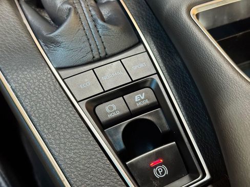 Used 2021 Toyota Avalon XSE image 15