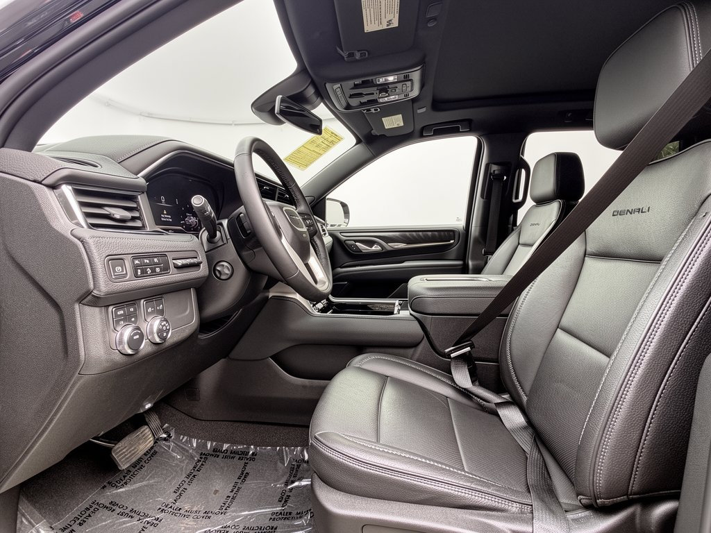 Used 2024 GMC Yukon Denali AWD/4WD image 5