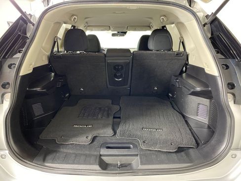 Used 2020 Nissan Rogue S image 25