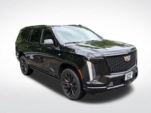 Used 2025 Cadillac Escalade Sport w/ Touring Package AWD/4WD image 3