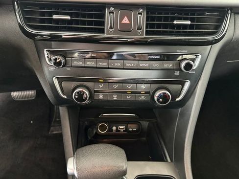 Used 2018 Kia Optima LX FWD image 28