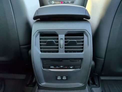 Used 2026 BMW 330i Sedan w/ M Sport Package RWD image 36