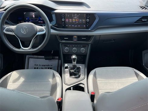 Used 2022 Volkswagen Taos SE w/ Panoramic Sunroof Package image 13