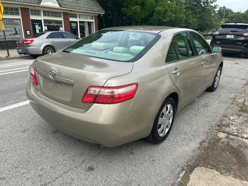Used 2007 Toyota Camry LE FWD image 7