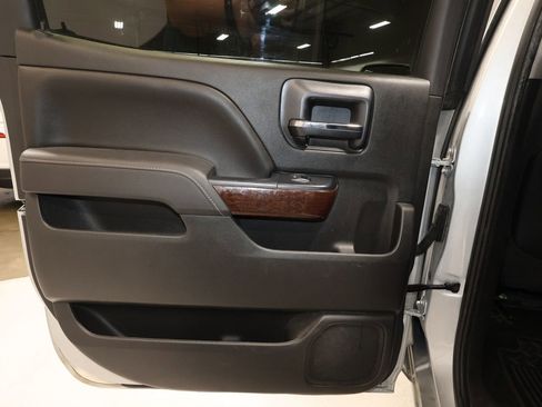 Used 2014 GMC Sierra 1500 SLE w/ Suspension Package, Off-Road image 10