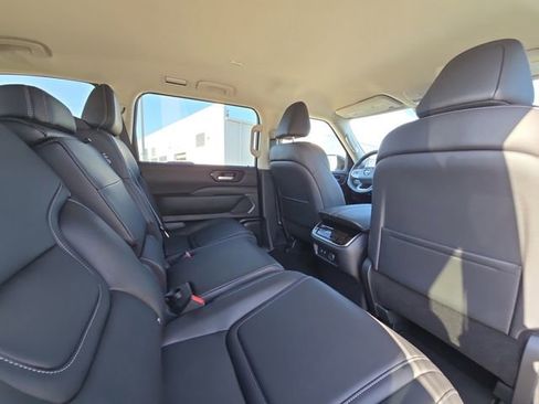 New 2026 Nissan Armada SV image 28