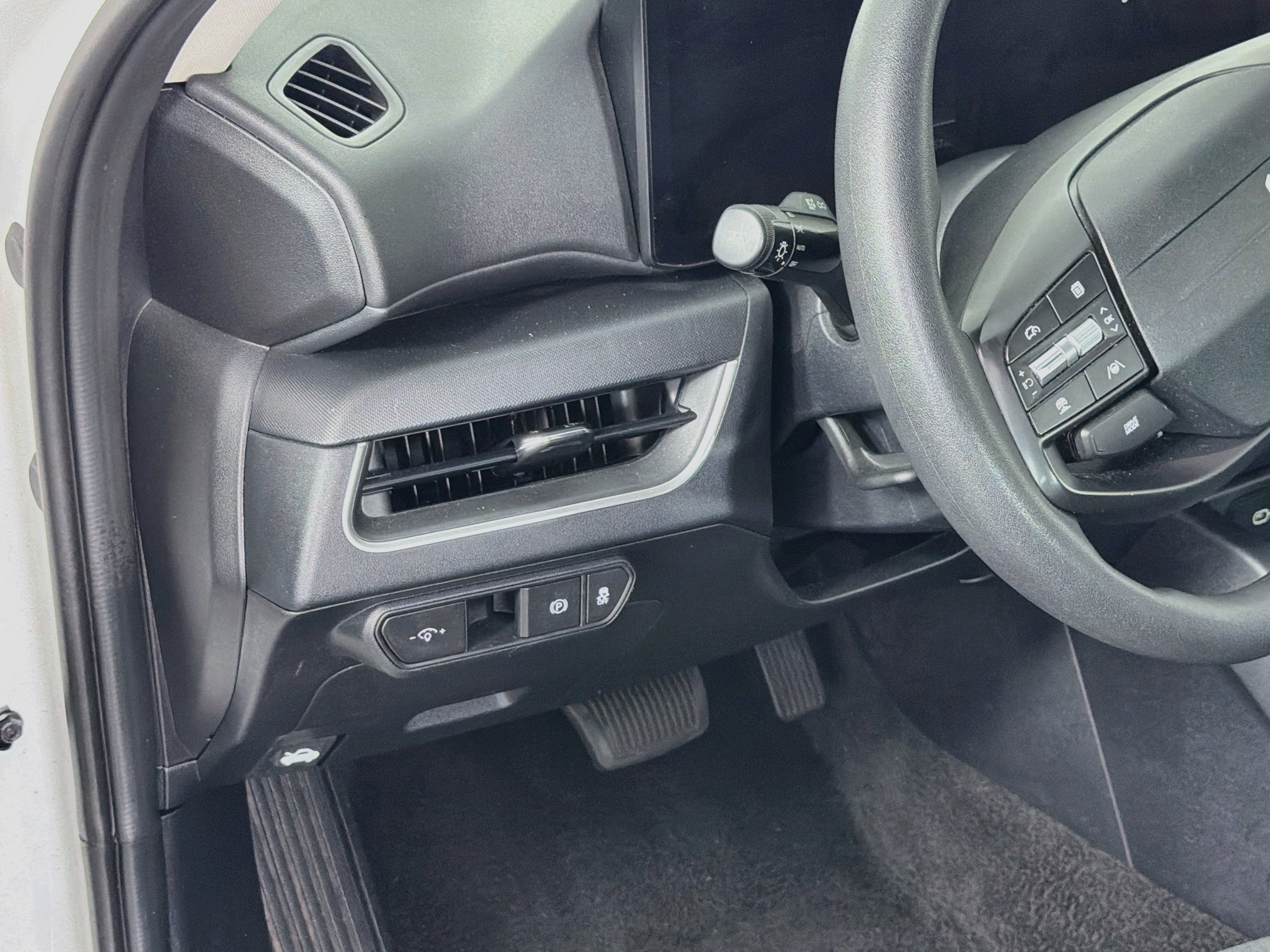 Used 2025 Kia K4 FWD image 17