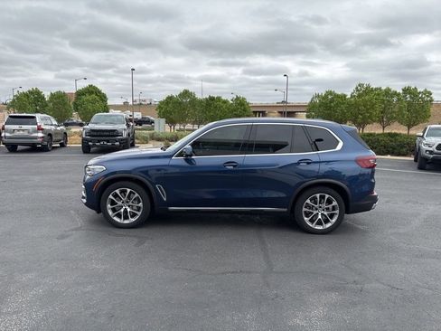 Used 2021 BMW X5 xDrive45e w/ Executive Package 3 AWD/4WD image 2