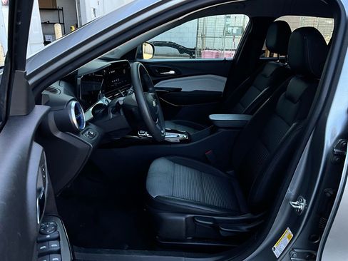 Used 2025 Chevrolet Trax LT image 10