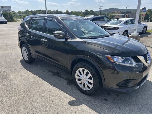 Used 2014 Nissan Rogue S AWD/4WD image 1