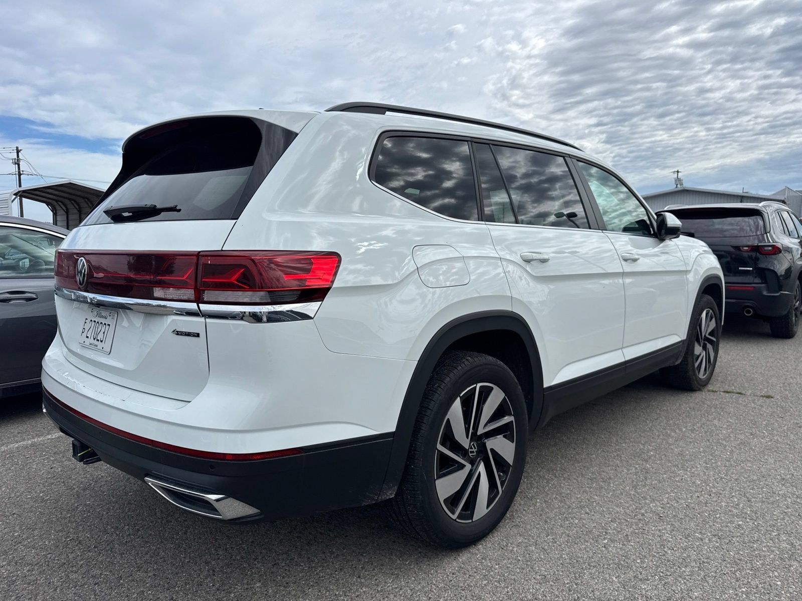 Used 2025 Volkswagen Atlas SE AWD/4WD image 6