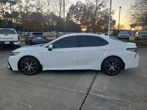 Certified 2024 Toyota Camry SE image 2