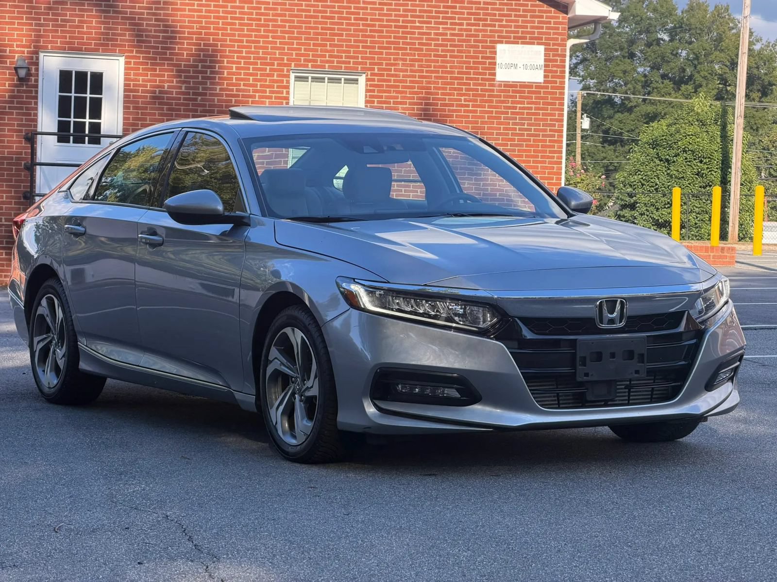 Used 2018 Honda Accord EX image 10