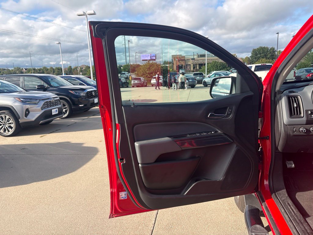 Used 2019 Chevrolet Colorado Z71 AWD/4WD image 9