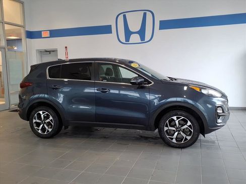 Used 2021 Kia Sportage LX w/ LX AWD Popular Package image 2