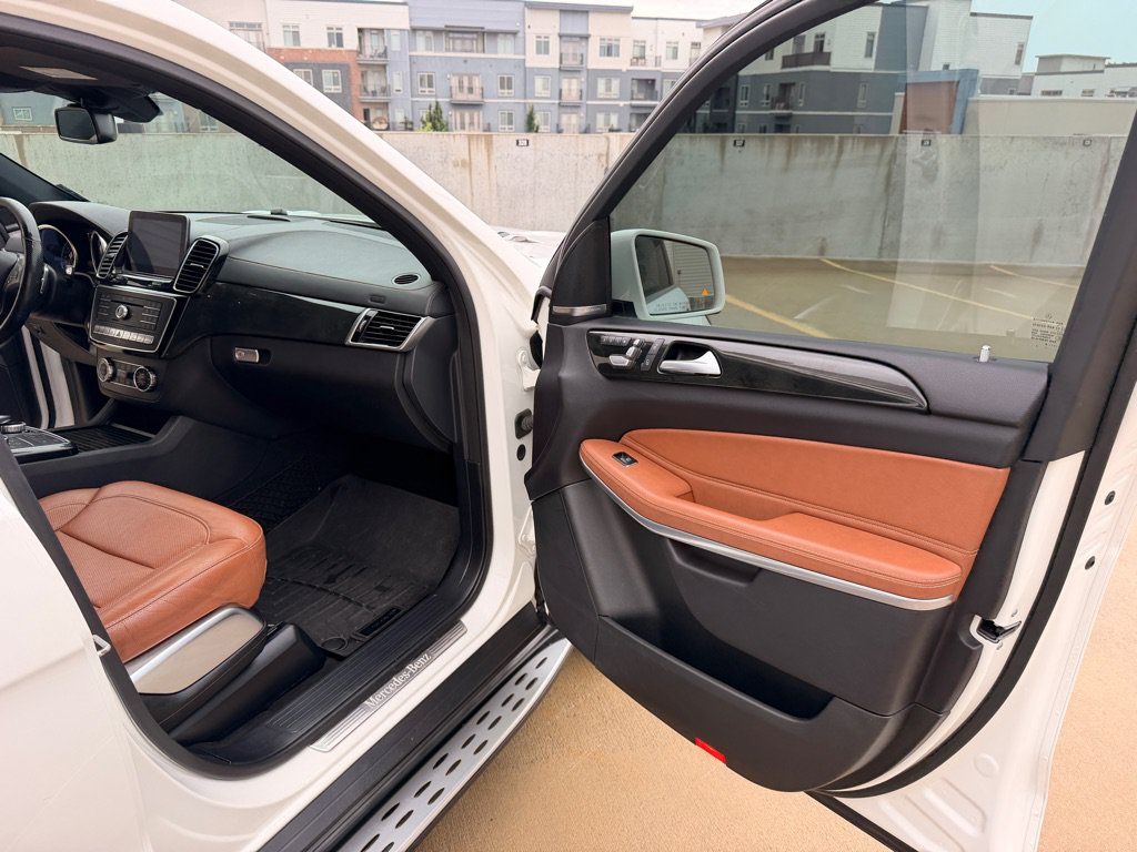 Used 2017 Mercedes-Benz GLS 550 4MATIC image 22