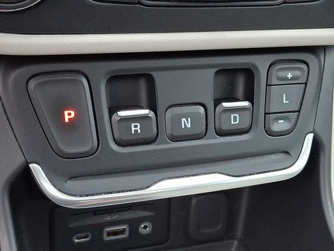 Used 2020 GMC Terrain Denali w/ Denali Premium Package AWD/4WD image 16