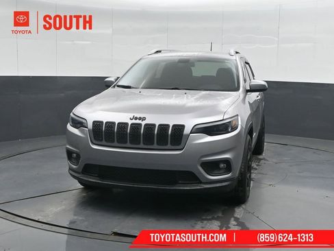 Used 2019 Jeep Cherokee Latitude w/ Popular Appearance Group image 6