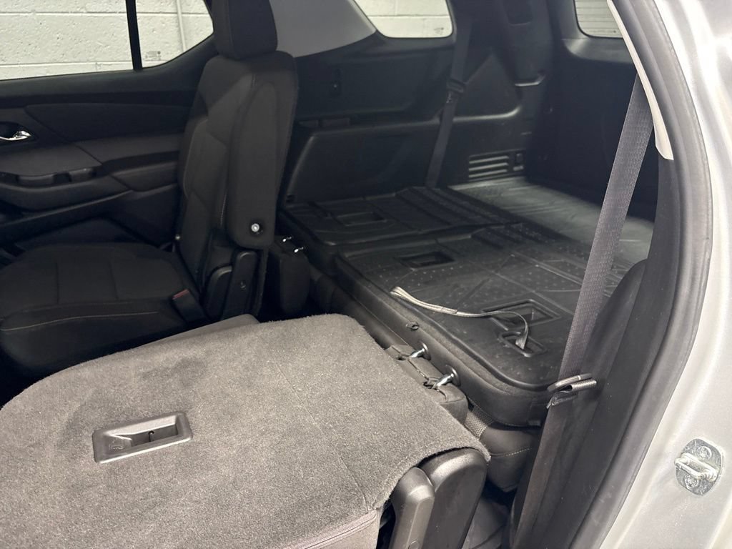 Used 2020 Chevrolet Traverse LT FWD image 20