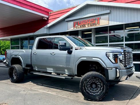 Used 2024 GMC Sierra 2500 Denali w/ Denali Reserve Package AWD/4WD image 1