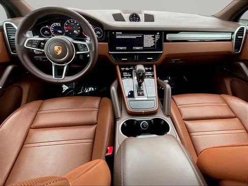 Used 2023 Porsche Cayenne Platinum Edition AWD/4WD image 7