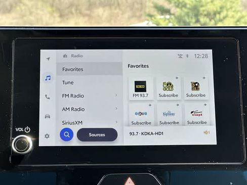 Used 2024 Toyota Venza LE image 11