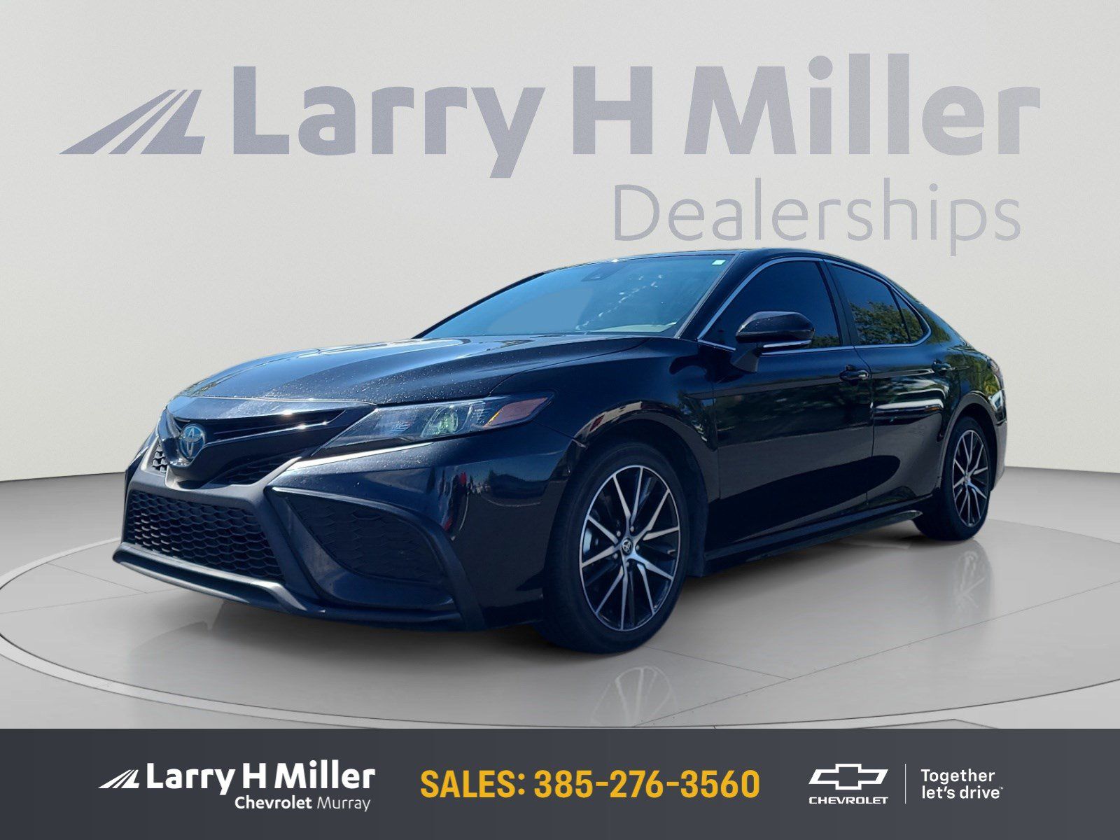Used 2024 Toyota Camry SE FWD image 1