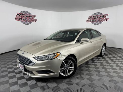 Used 2018 Ford Fusion SE FWD image 1