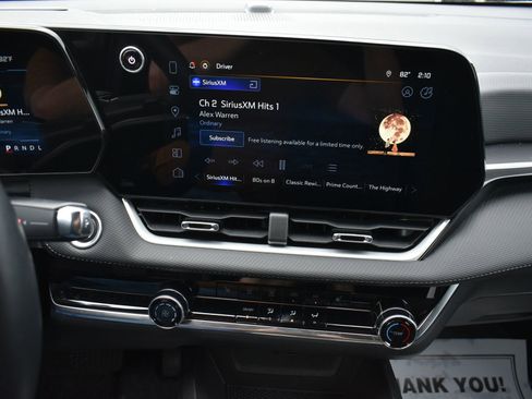 Used 2025 Chevrolet Equinox LT w/ Safety and Technology Package FWD image 24