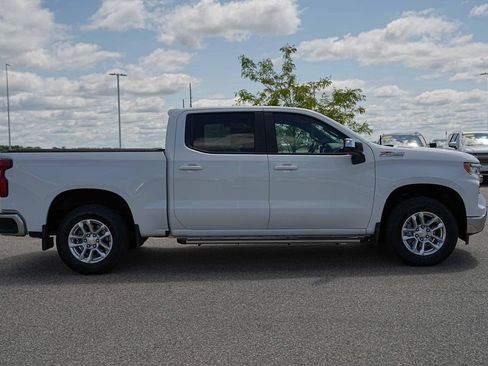 Used 2025 Chevrolet Silverado 1500 LT AWD/4WD image 5