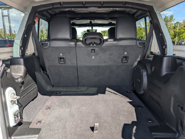 Used 2023 Jeep Wrangler Unlimited Rubicon w/ Xtreme 35 Tire Package AWD/4WD image 19