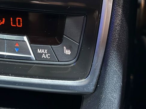 Used 2023 BMW X7 xDrive40i w/ M Sport Package AWD/4WD image 35