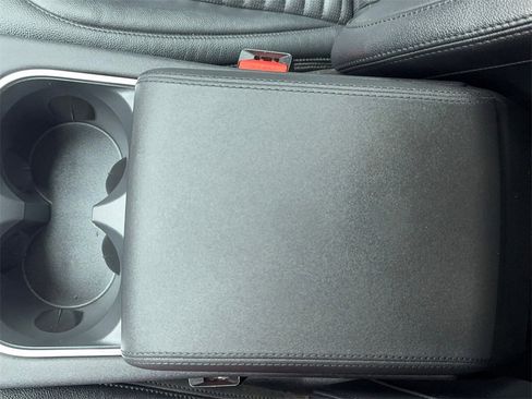 Used 2022 Land Rover Discovery Sport SE image 37