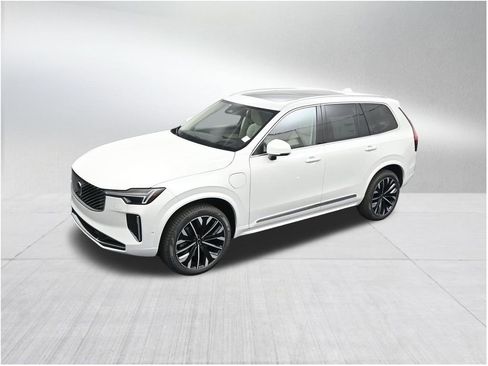 New 2026 Volvo XC90 T8 Ultra w/ Protection Package Premier AWD/4WD image 13