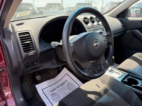 Used 2010 Nissan Altima 2.5 S FWD image 15