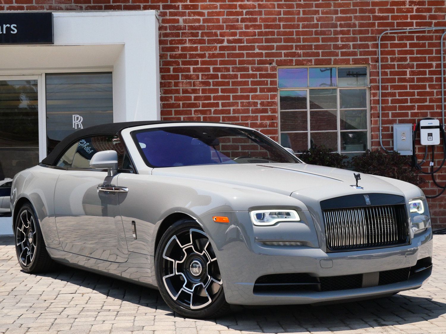 Certified 2018 Rolls-Royce Dawn RWD image 20