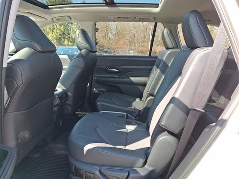 Used 2025 Toyota Grand Highlander AWD Hybrid image 21