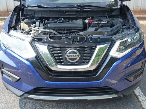 Used 2018 Nissan Rogue SV w/ Premium Package AWD/4WD image 6