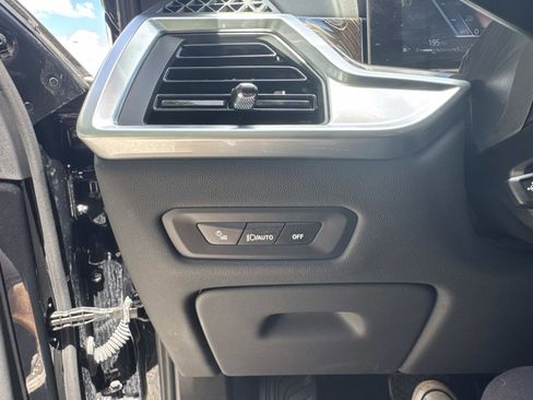 Certified 2025 BMW X5 sDrive40i w/ Premium Package RWD image 31