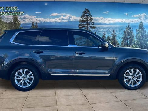 Used 2022 Kia Telluride LX image 4