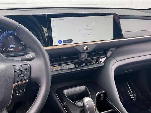 Used 2026 Toyota Crown Limited w/ Advanced Technology Package image 7