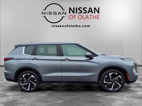 Used 2024 Mitsubishi Outlander SE image 30