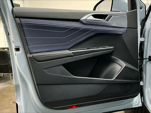 New 2026 Volkswagen Taos SEL image 24